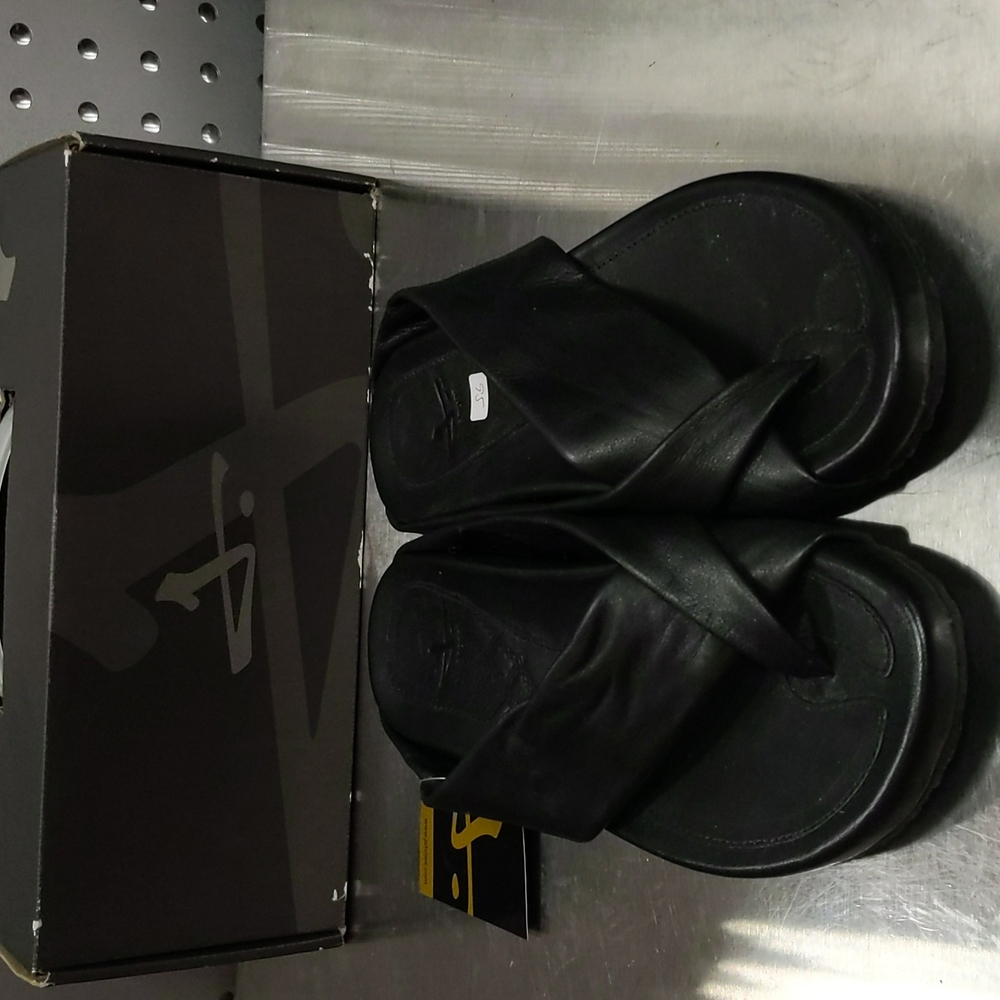 J Shoes - Capri (Black)
